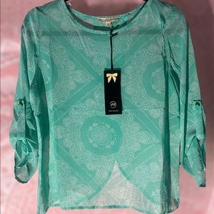 Women’s flowy blouse size M